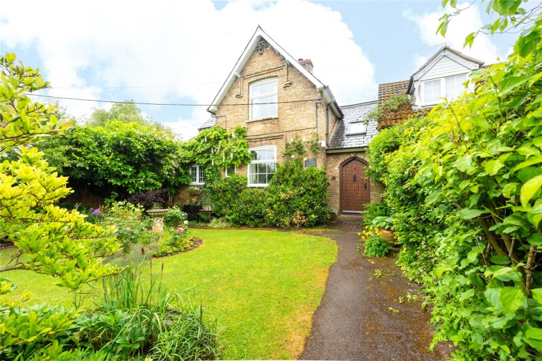 Click the photo for more details of Old School Lane, Stoke Hammond, MK17