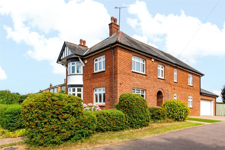 Click the photo for more details of Station Road, Bow Brickhill, MK17