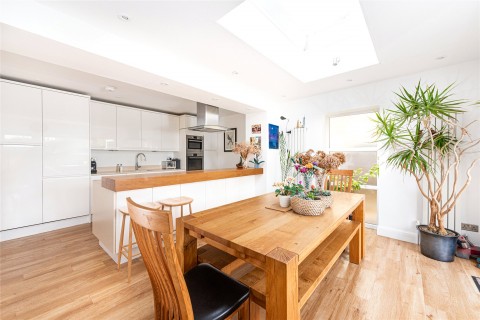 Click the photo for more details of Station Road, Bow Brickhill, MK17