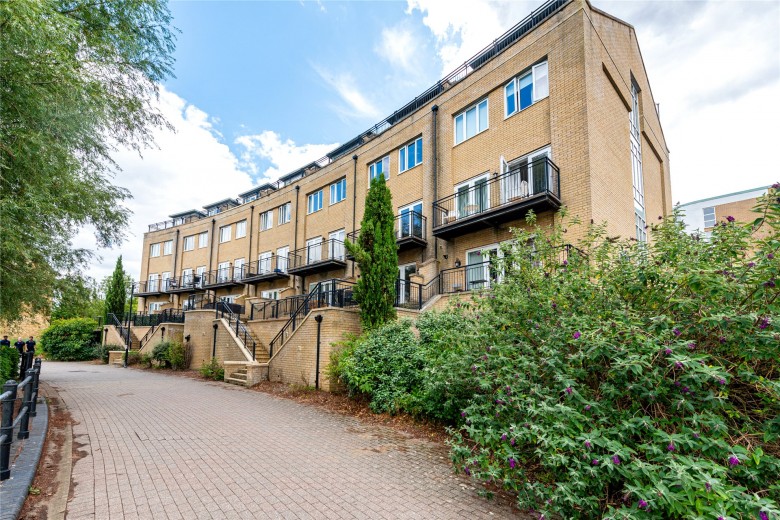 Click the photo for more details of Felsted, Caldecotte, MK7